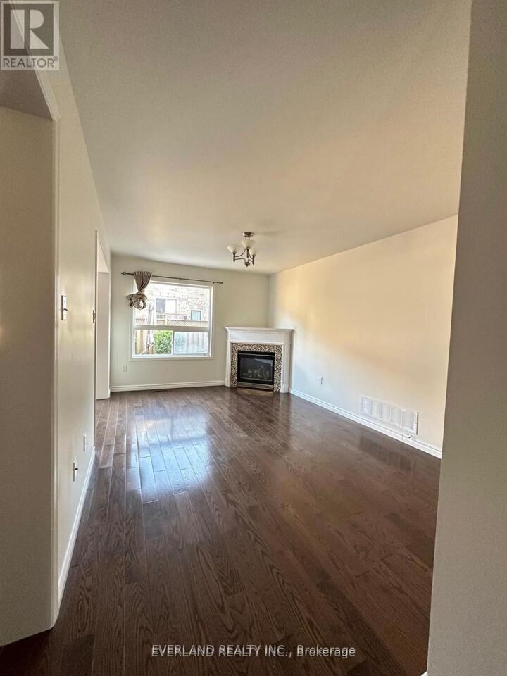 Property Photo:  7 Bassett Avenue  ON L4B 4M8 