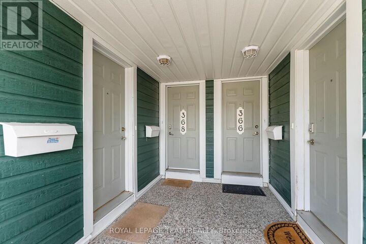 Property Photo:  368 Crownridge Drive  ON K2M 3A4 