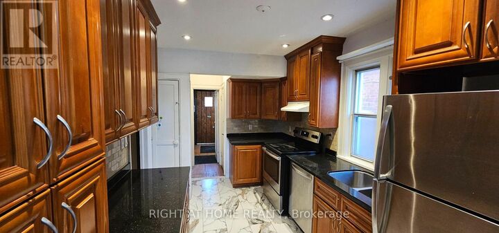 Property Photo:  72 Eleventh Street Main Floor  ON M8V 3G5 
