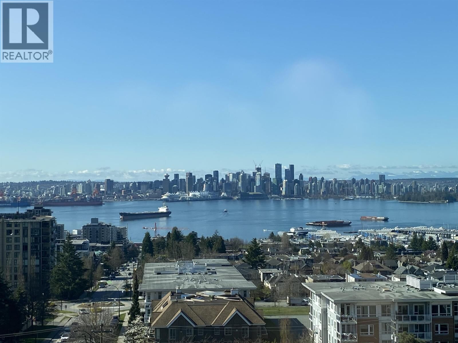 Property Photo:  1320 Chesterfield Avenue  BC V7M 0A6 