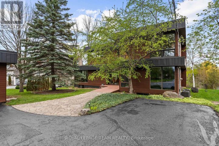 Property Photo:  5657 Manotick Main Street  ON K4M 0T6 