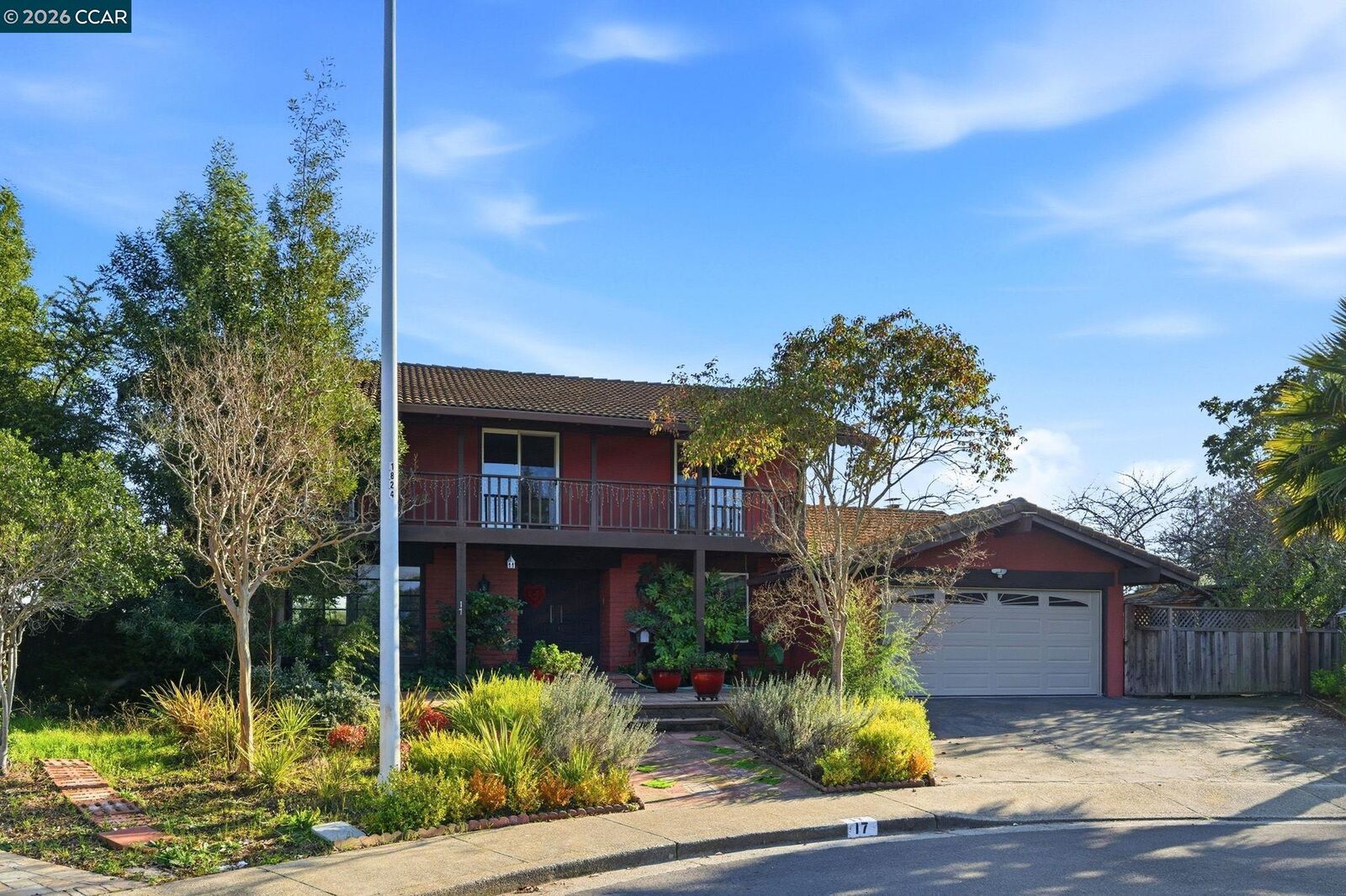 Property Photo:  