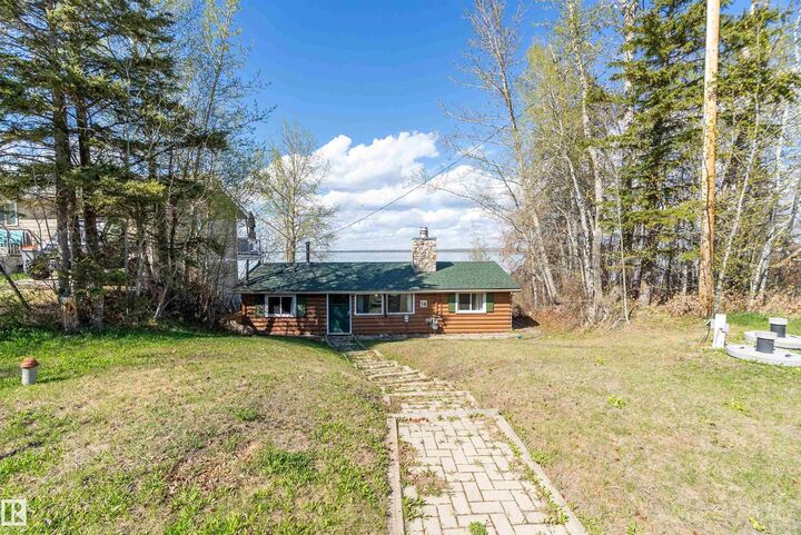 Property Photo:  14 Viola Beach  AB T0C 2V0 