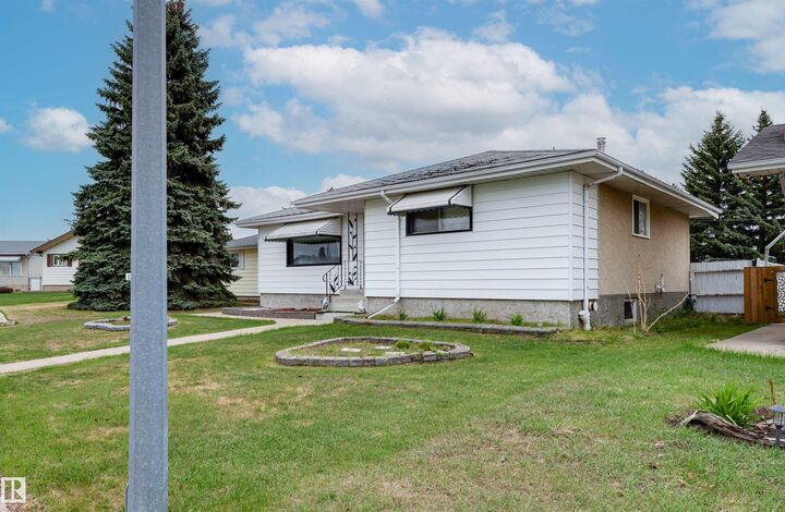 Property Photo:  13231 74 Street NW  AB T5C 0X3 