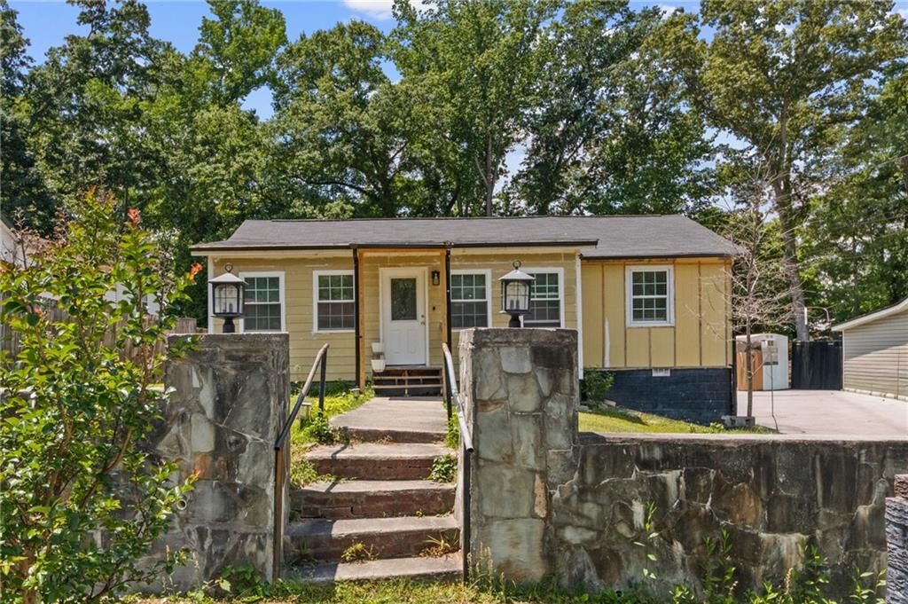 Property Photo: 198 Joe Louis Drive NW GA 30314