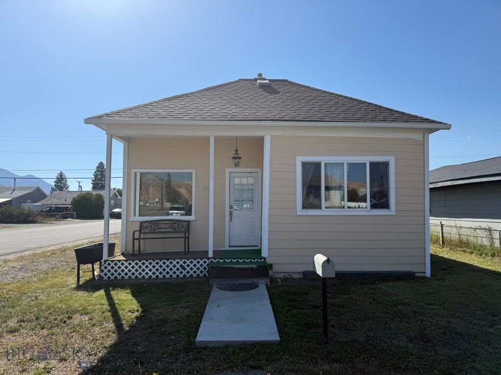 Property Photo:  2526 Pine  MT 59701 