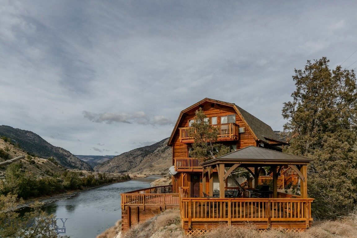 Property Photo:  1099 US Highway 89 S  MT 59030 