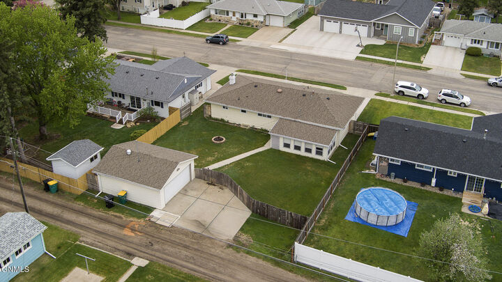 Property Photo: 1917 6th Street ND 58501