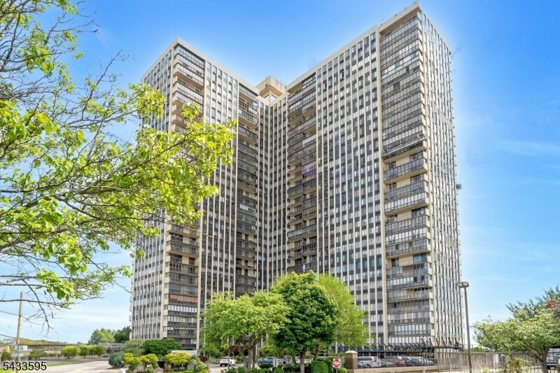 Property Photo: 300 Winston Dr-C0214 NJ 07010