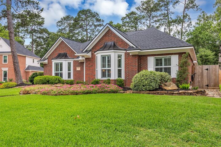Property Photo: 11 Feather Branch Court TX 77381