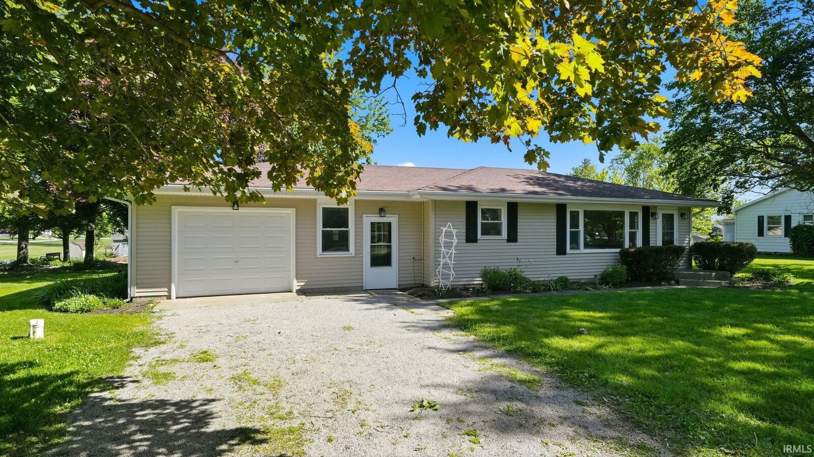 Property Photo: 9075 E Orchard Lane IN 46723