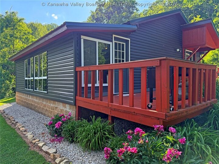Property Photo:  121 Garden Street  WV 25564 