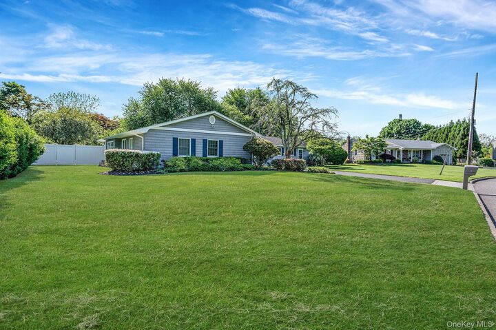 Property Photo:  17 N Durkee Lane  NY 11772 