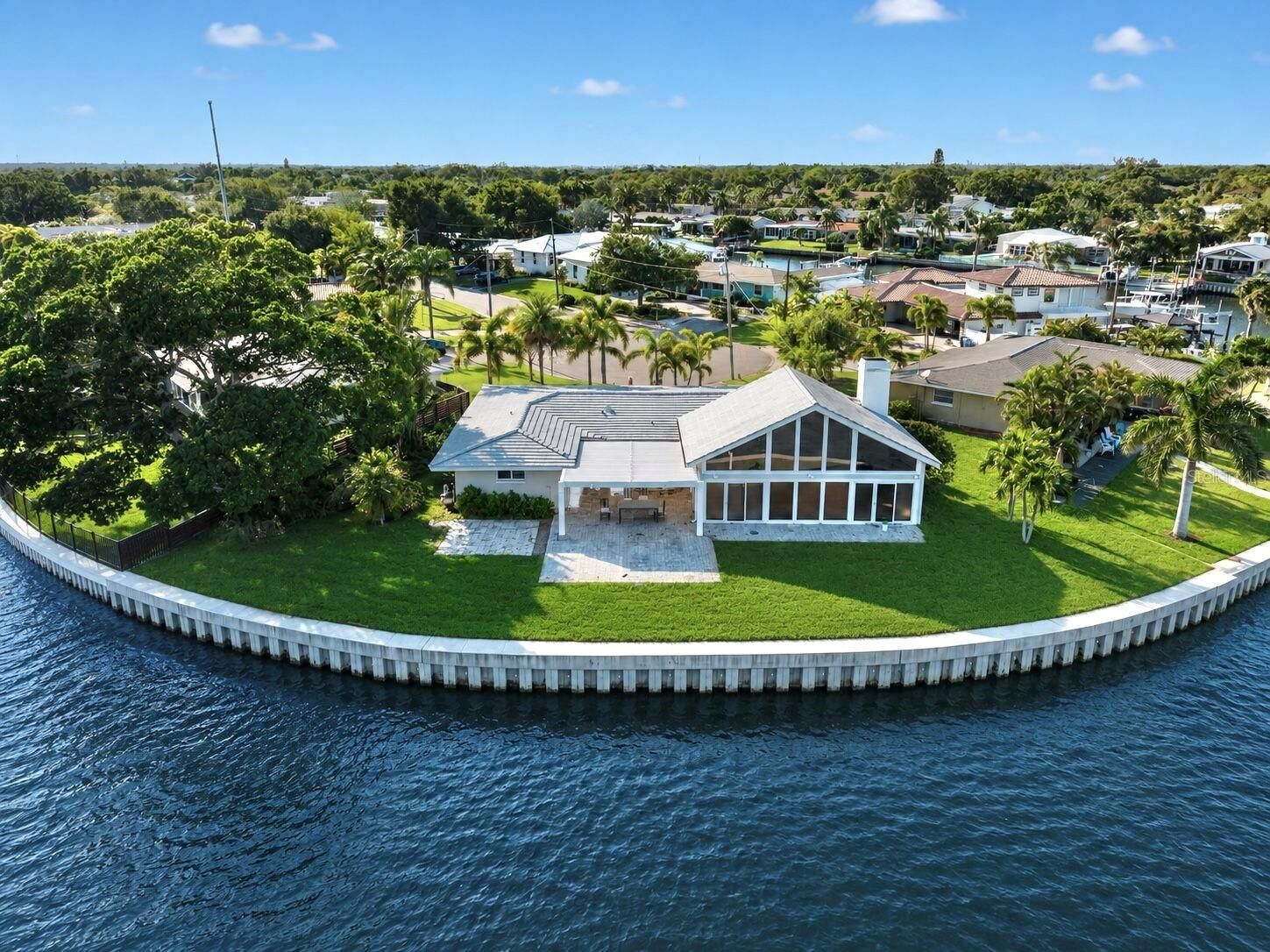 Property Photo:  1276 37th Avenue NE  FL 33704 