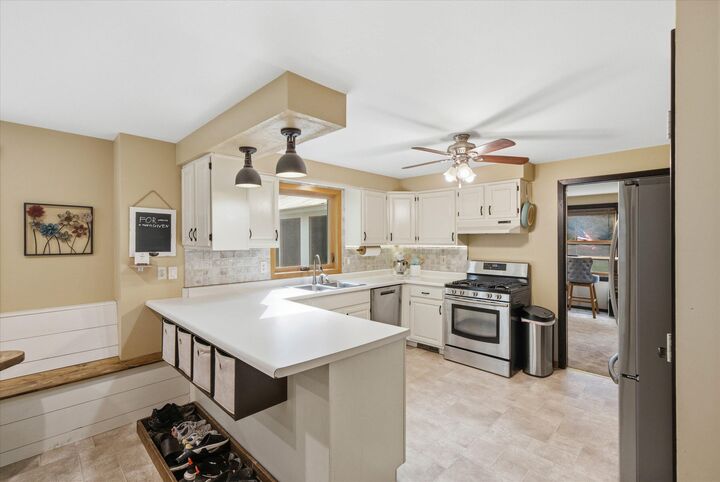 Property Photo: W1479 Meadow View Ct WI 53070