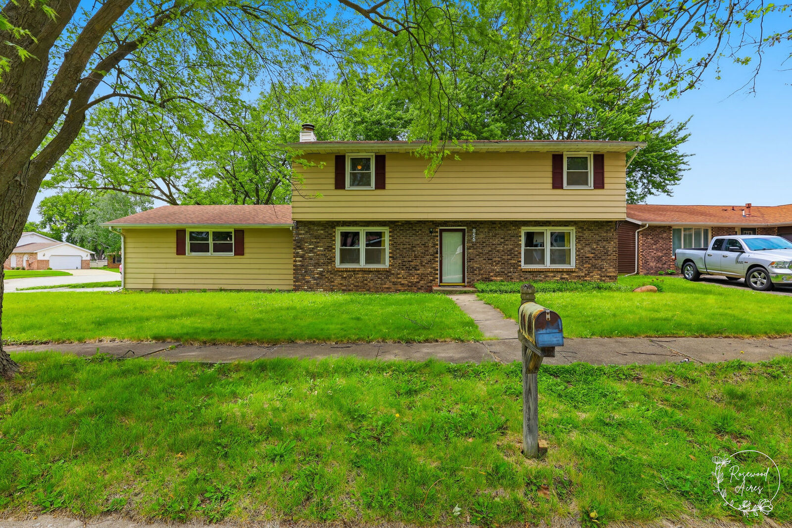 Property Photo:  855 Stonewall Drive  IL 60914 
