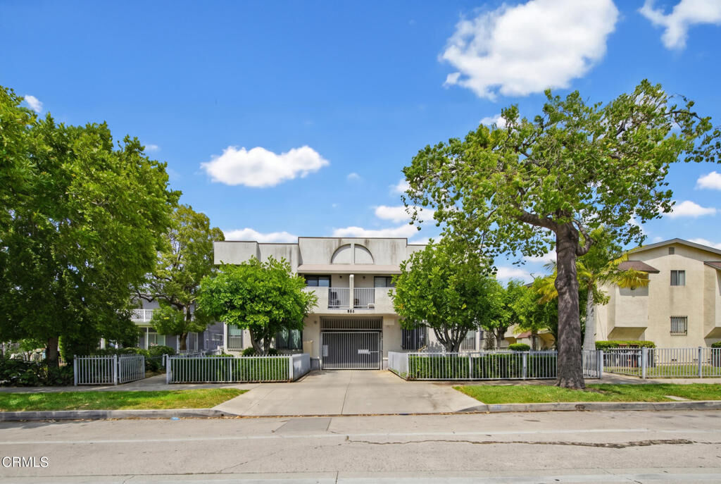 Property Photo:  847 N Raymond Avenue 9A  CA 91103 