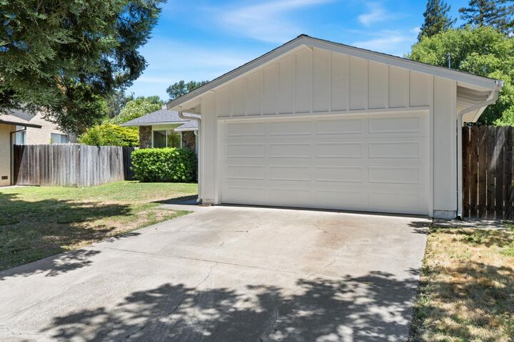Property Photo: 1408 Camphor Lane CA 95618