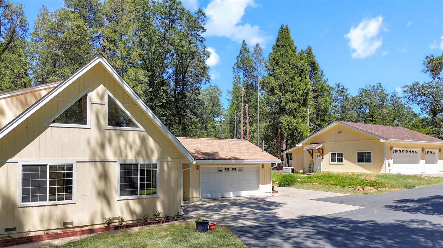 Property Photo: 14026 Climbing Way CA 95959