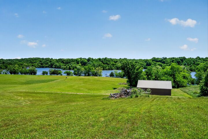 Property Photo: 404 Lakeview Rd TN 37066