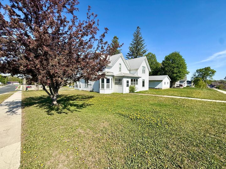 Property Photo: 512 S Broadway Street MN 55975