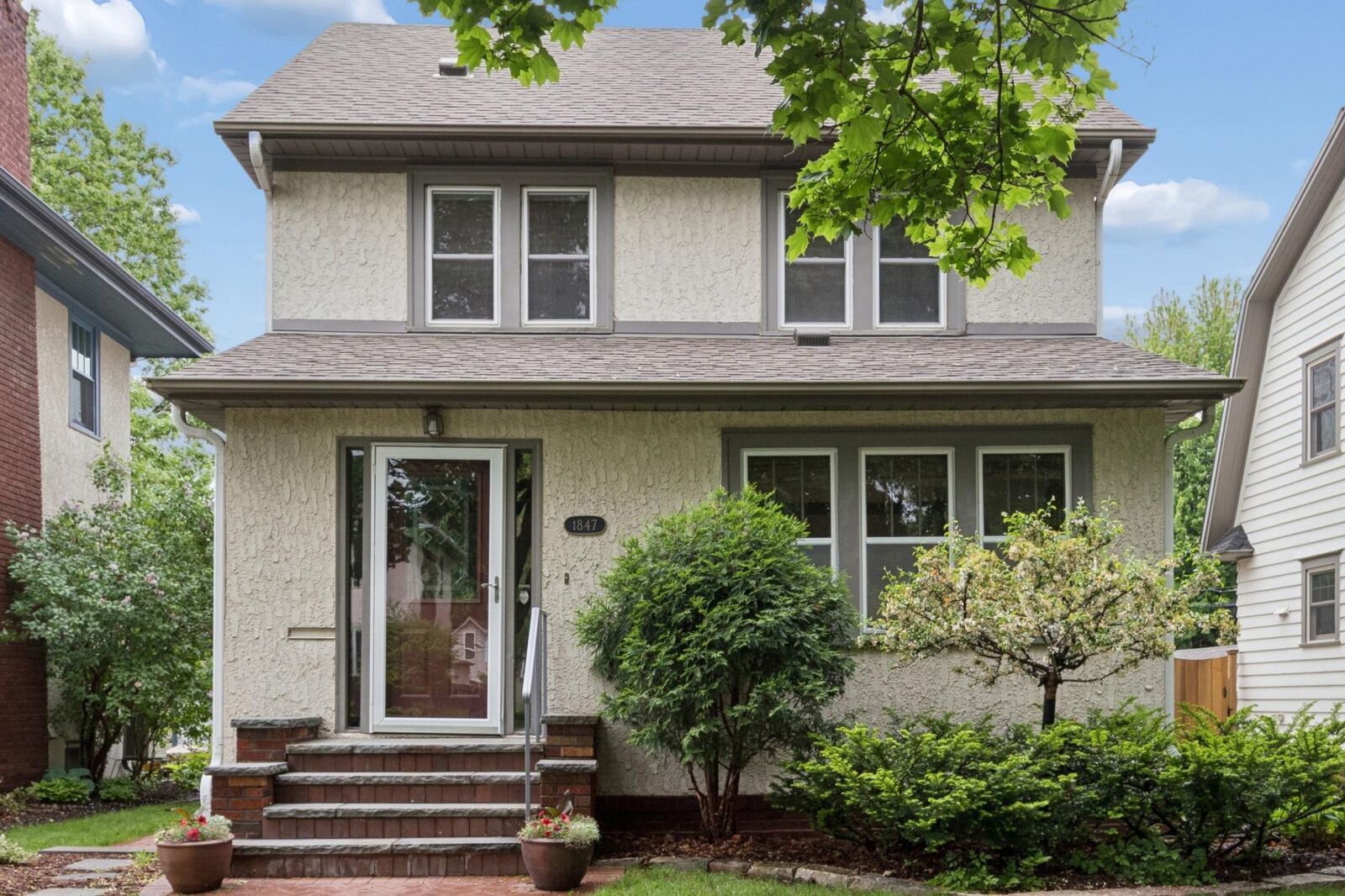 Property Photo:  1847 Sargent Avenue  MN 55105 