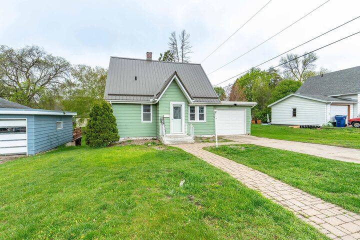 Property Photo: 1119 N Lake Street MN 56537