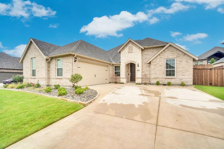 Property Photo:  740 Brozgold Avenue  TX 76065 