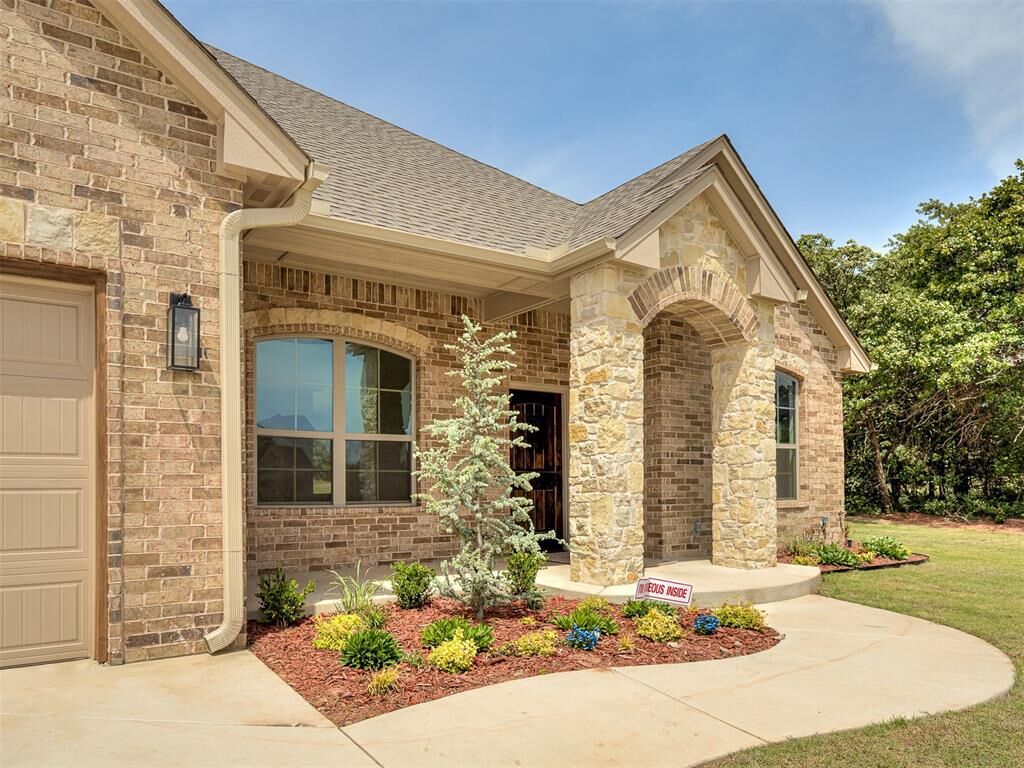 Property Photo:  8060 Longbow  OK 73007 