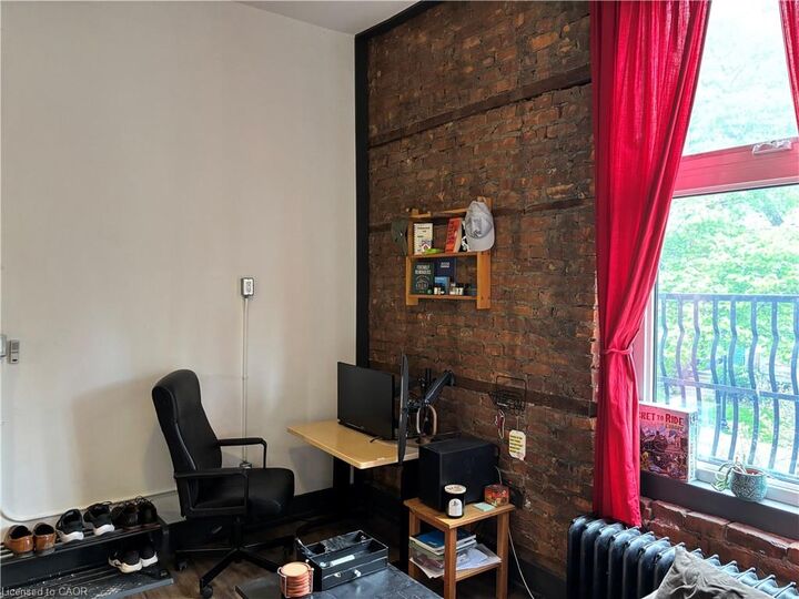 Property Photo:  123 Macnab Street S 9  ON L8P 3C2 
