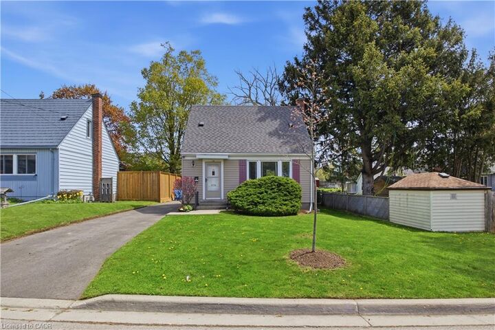 Property Photo: 14 Lorne Crescent ON N2M 3Y3