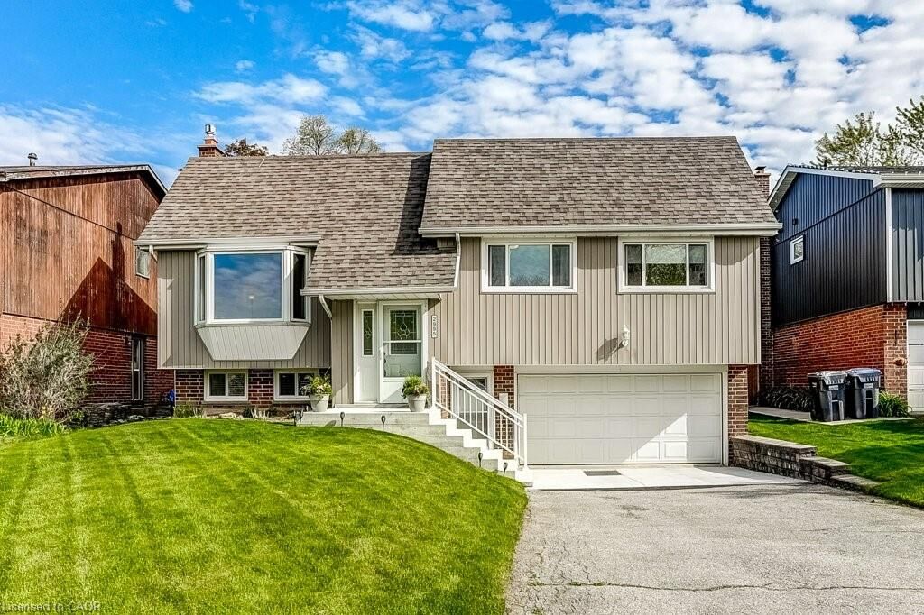 Property Photo: 2995 Saint Malo Circle ON L5N 1T1
