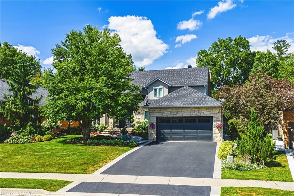 Property Photo: 33 Golfview Crescent ON L9H 6V1