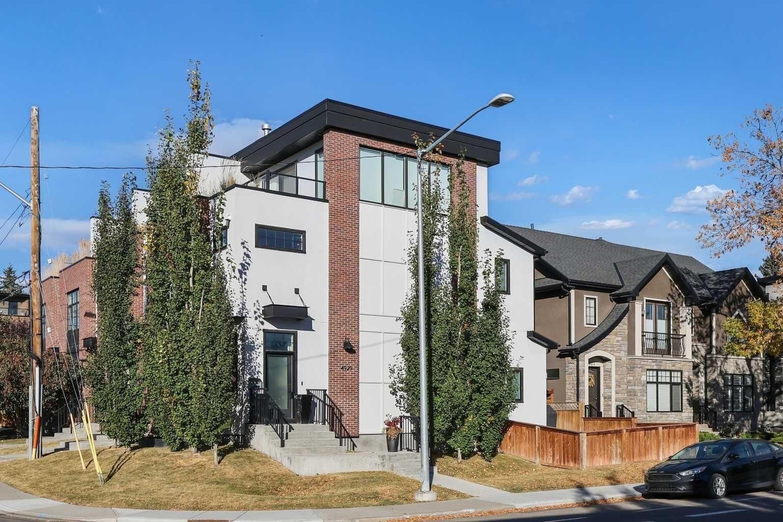 Property Photo: 4929 20 Street SW AB T2T 5A4