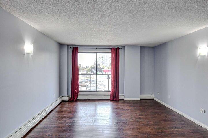 Property Photo:  1900 25A Street SW 204  AB T3E 1Y5 