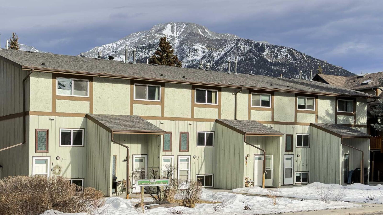Property Photo:  630 3rd Street 9  AB T1W 2J5 