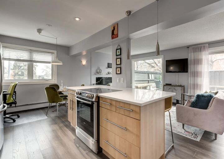 Property Photo:  2208 17A Street SW 1  AB T2T 4S1 