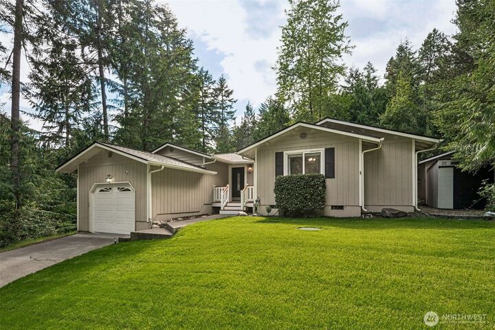 Property Photo:  170 E Barnsby Place  WA 98584 