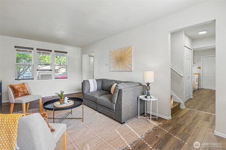 Property Photo: 314 Factory Avenue N WA 98057