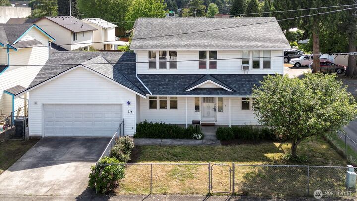 Property Photo: 314 Factory Avenue N WA 98057