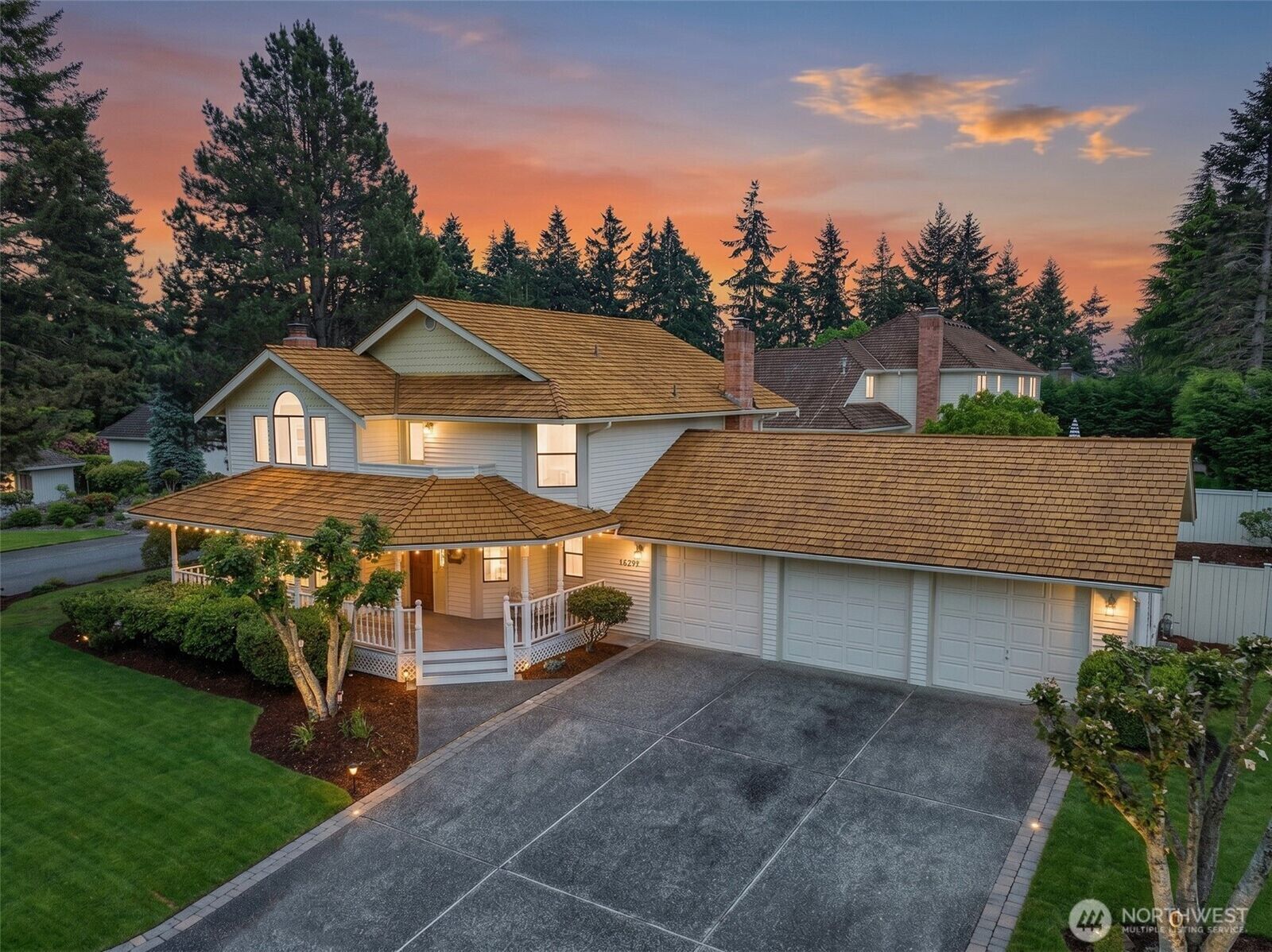 Property Photo:  33339  5th Place SW  WA 98023 