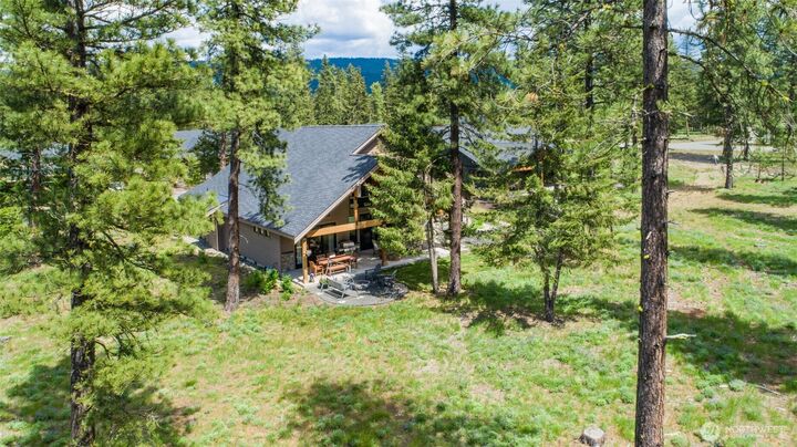 Property Photo:  1131  Domerie Park Loop  WA 98922 