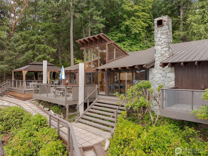 Property Photo:  69  Rocky Road  WA 98245 