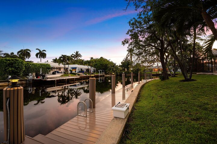 Property Photo:  770 Peachtree Lane  FL 33486 