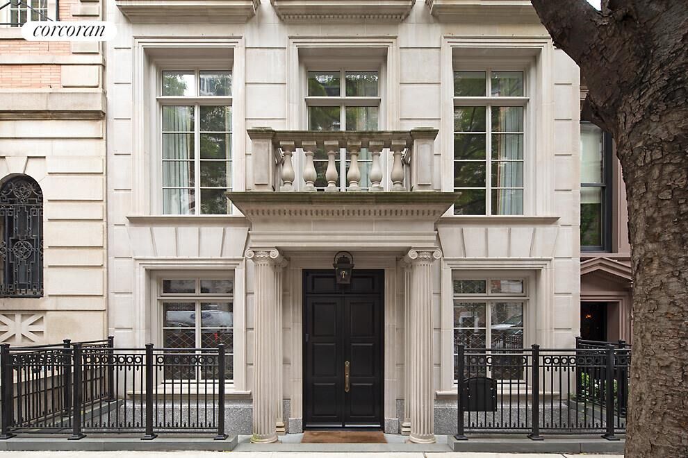 Property Photo:  7 E 63rd Street  NY 10065 