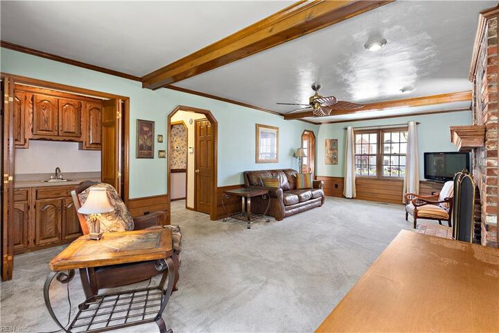 Property Photo:  3 Sol Thorpe Ln  VA 23325 