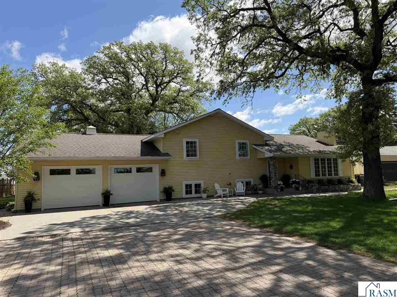 Property Photo: 1111 Summit Avenue MN 56073