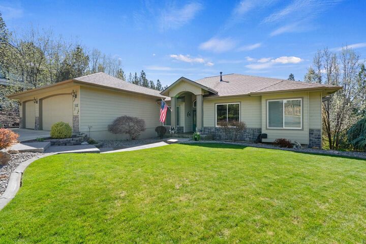 Property Photo:  102 N Lindeblad Ln  WA 99019 