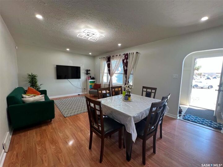 Property Photo: 1116 Cumberland Avenue S SK S7H 2L7