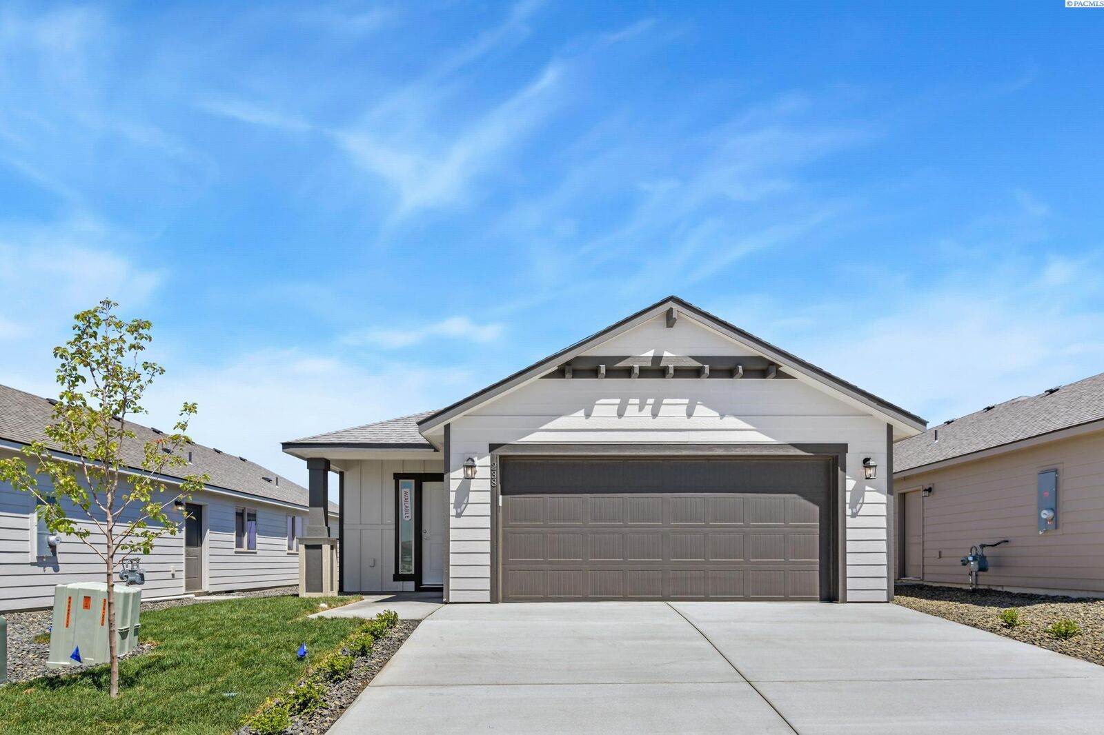 Property Photo:  238 N Dewberry Pl  WA 99336 